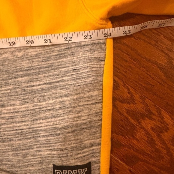 Pink women’s crop sweatshirt size Large - Picture 2 of 8